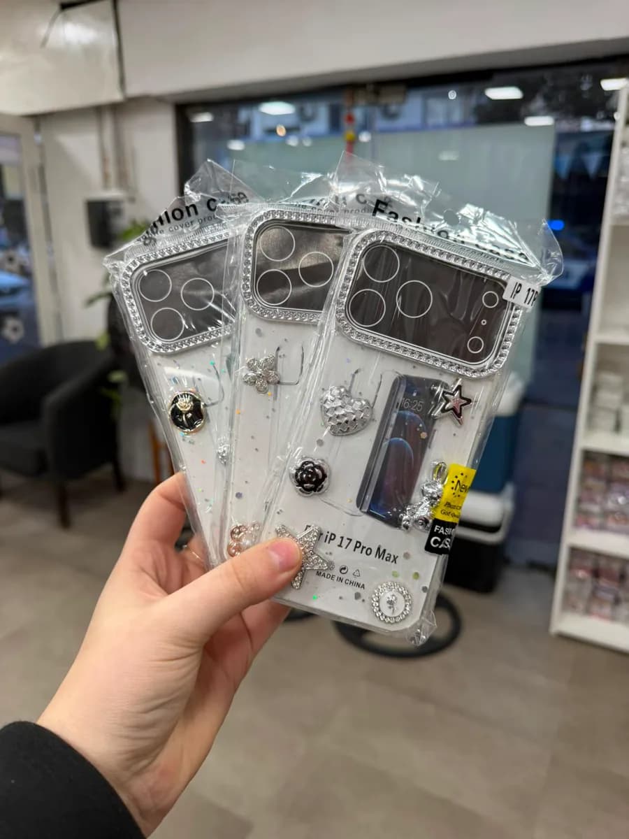 Funda con apliques para iPhone